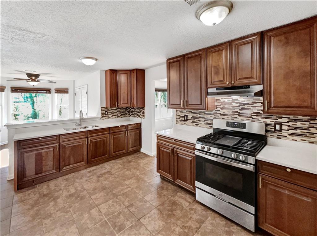 2438 Briar Knoll Road Lithonia, GA 30058 - Photo 2 of 24