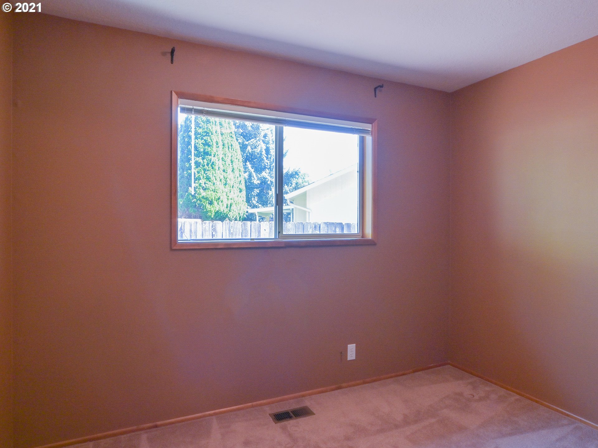 1121 Risden Place Eugene, OR 97404 - Photo 19 of 28 Gallery Image 19