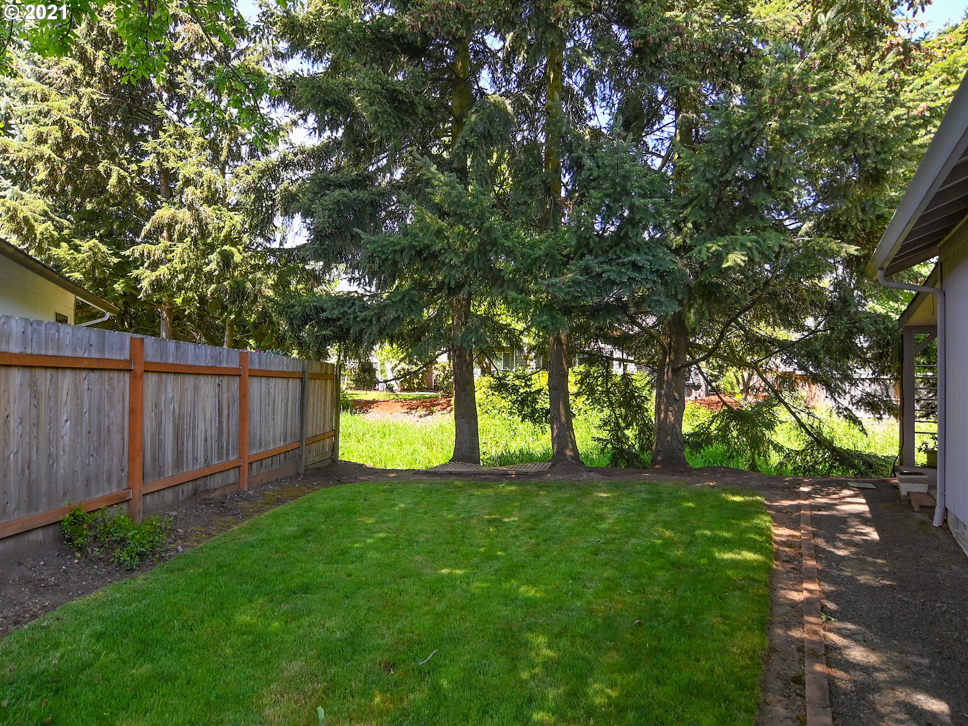 1121 Risden Place Eugene, OR 97404 - Photo 28 of 28 Gallery Image 28