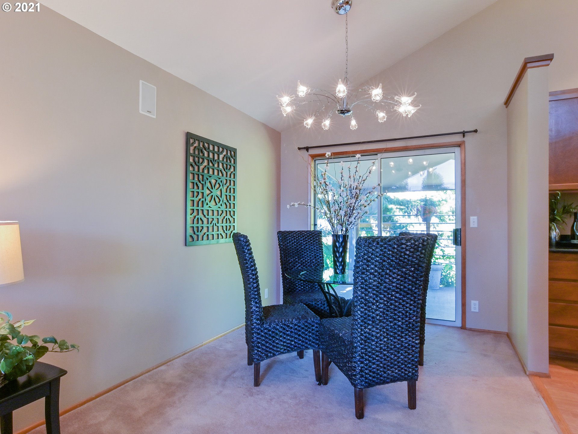 1121 Risden Place Eugene, OR 97404 - Photo 9 of 28 Gallery Image 9