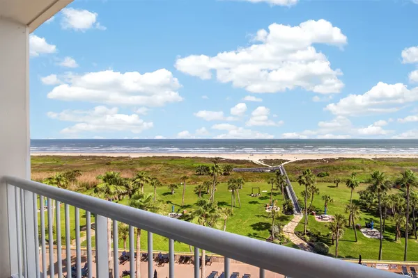 $380,000 | 1401 East Beach Drive, Unit 510, Galveston, TX 77550