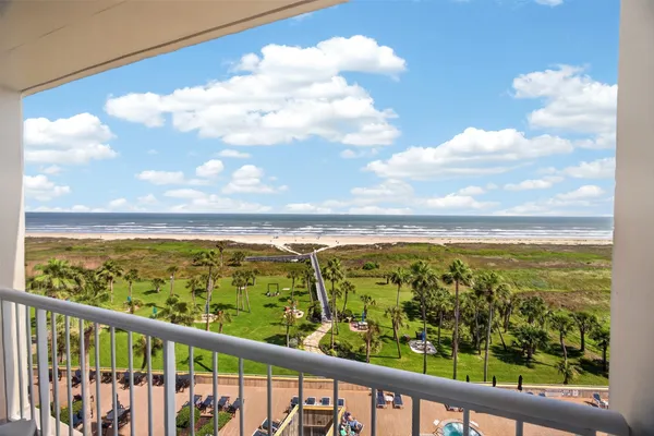$380,000 | 1401 East Beach Drive, Unit 510, Galveston, TX 77550