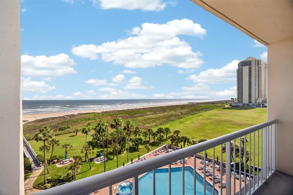 $380,000 | 1401 East Beach Drive, Unit 510, Galveston, TX 77550