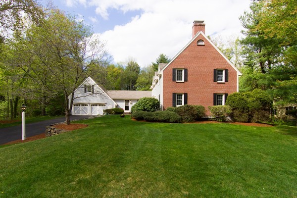 16 Bubbling Brook Road Walpole, MA 02081 - Photo 2 of 30