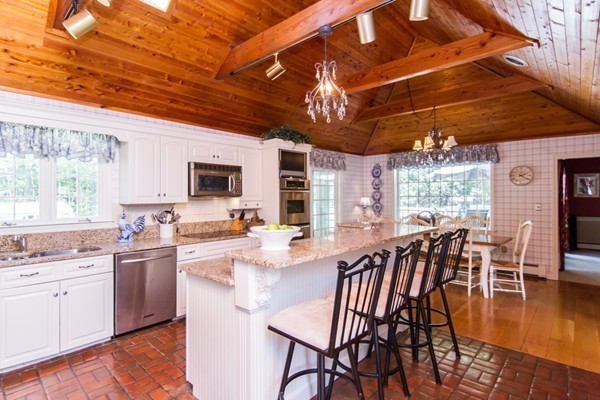 16 Bubbling Brook Road Walpole, MA 02081 - Photo 10 of 30