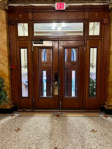 a view of an entrance of the house