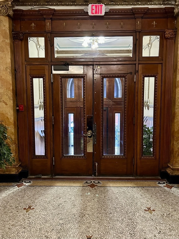 8 Garrison Street, Unit 608 Boston, MA 02116 - Photo 10 of 13 a view of an entrance of the house