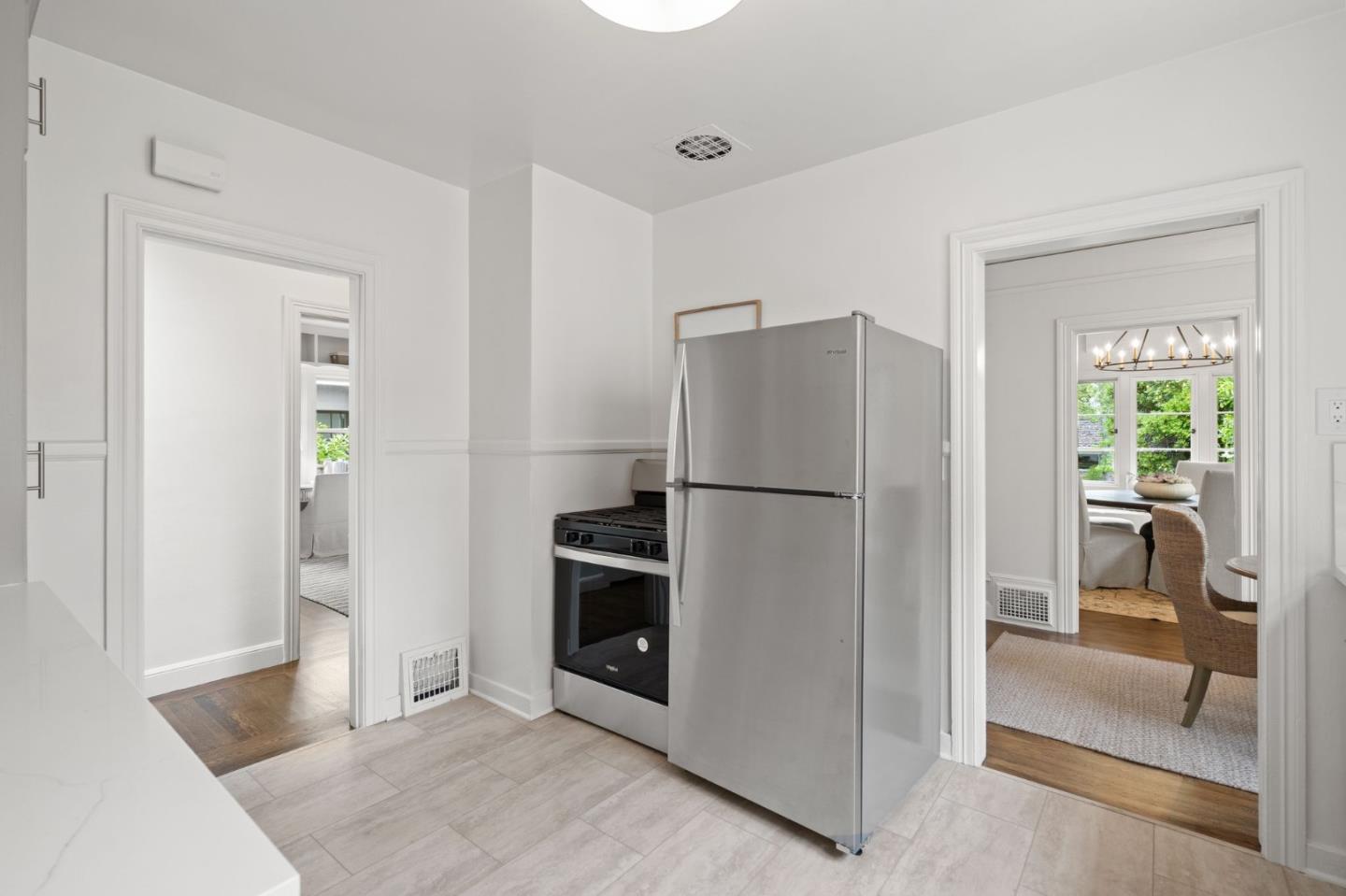 139 Warren Road San Mateo, CA 94401 - Photo 18 of 63