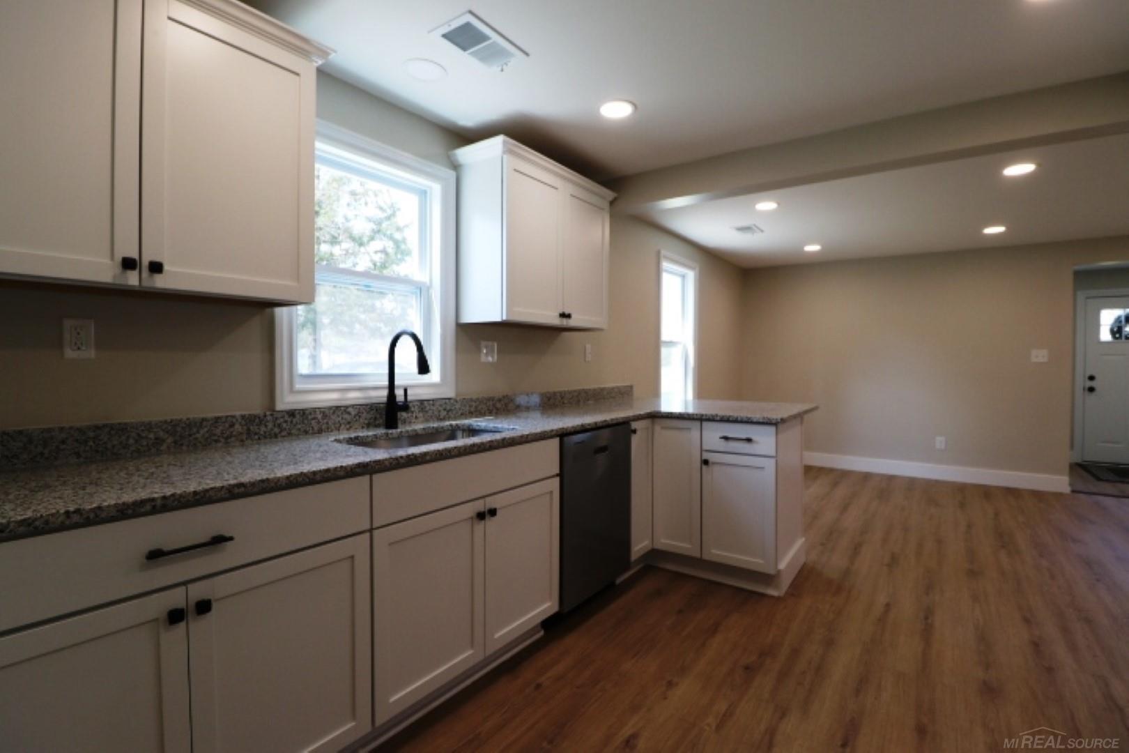 3907 Ravenswood Road Marysville, MI 48040 - Photo 15 of 30 50139127-64cd6657-1450-432d-82fb-0739768b7a00.JPG