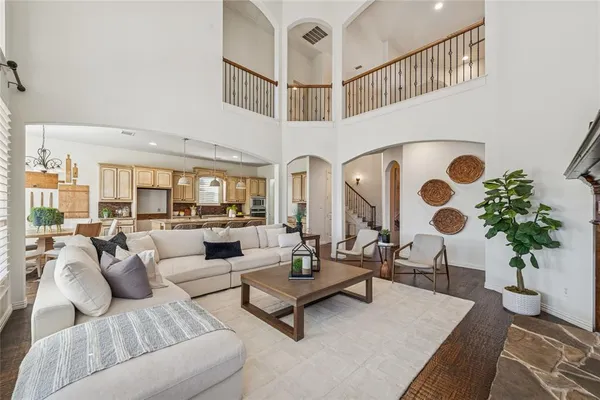 $734,500 | 1124 Grant Avenue, Lantana, TX 76226