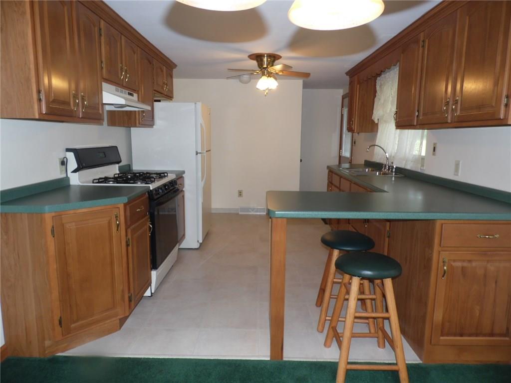 4 Truman Road Charleroi, PA 15022 - Photo 6 of 24 All appliances are included.