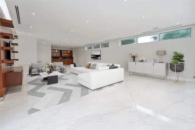 $8,999,900 | 6300 Moss Ranch Road, Pinecrest, FL 33156