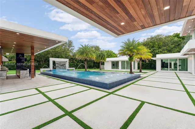 $8,999,900 | 6300 Moss Ranch Road, Pinecrest, FL 33156