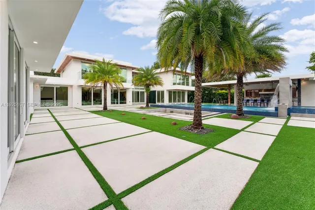 $8,999,900 | 6300 Moss Ranch Road, Pinecrest, FL 33156