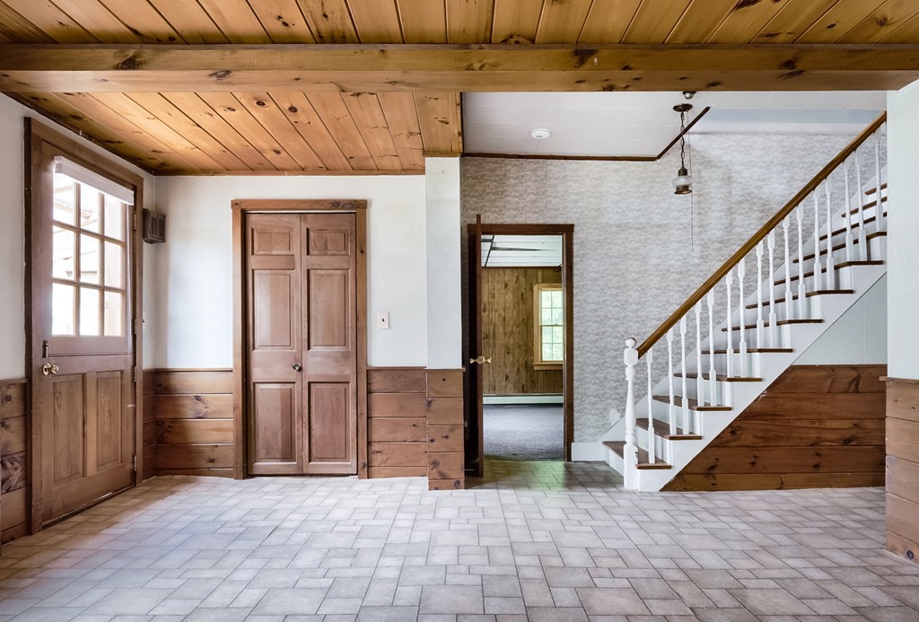 34 Doe Valley Road Athol, MA 01331 - Photo 6 of 41