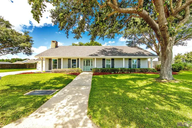 $355,000 | 1 Mimi Circle, Thibodaux, LA 70301