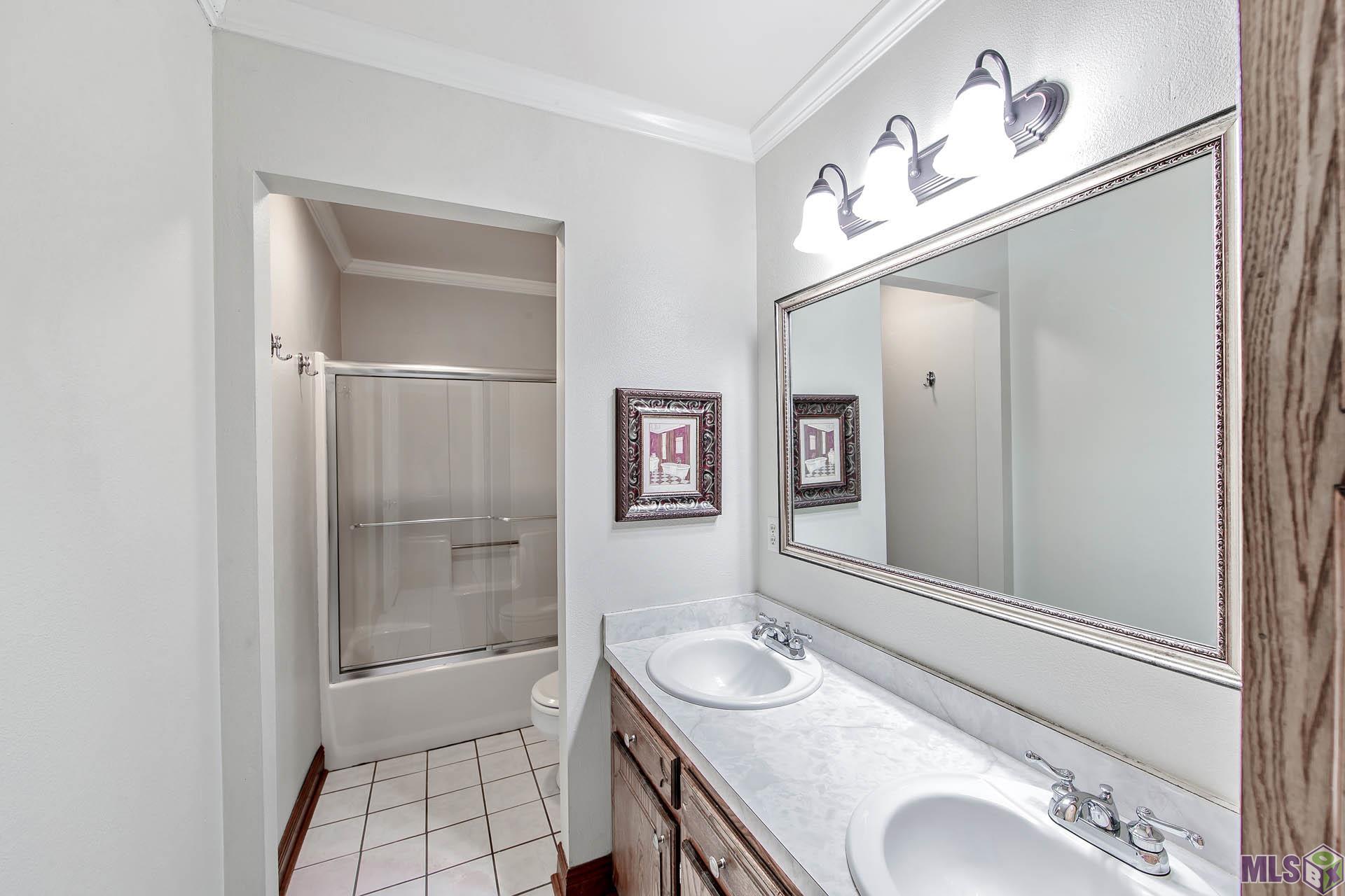 1 Mimi Circle Thibodaux, LA 70301 - Photo 12 of 22 Bathroom