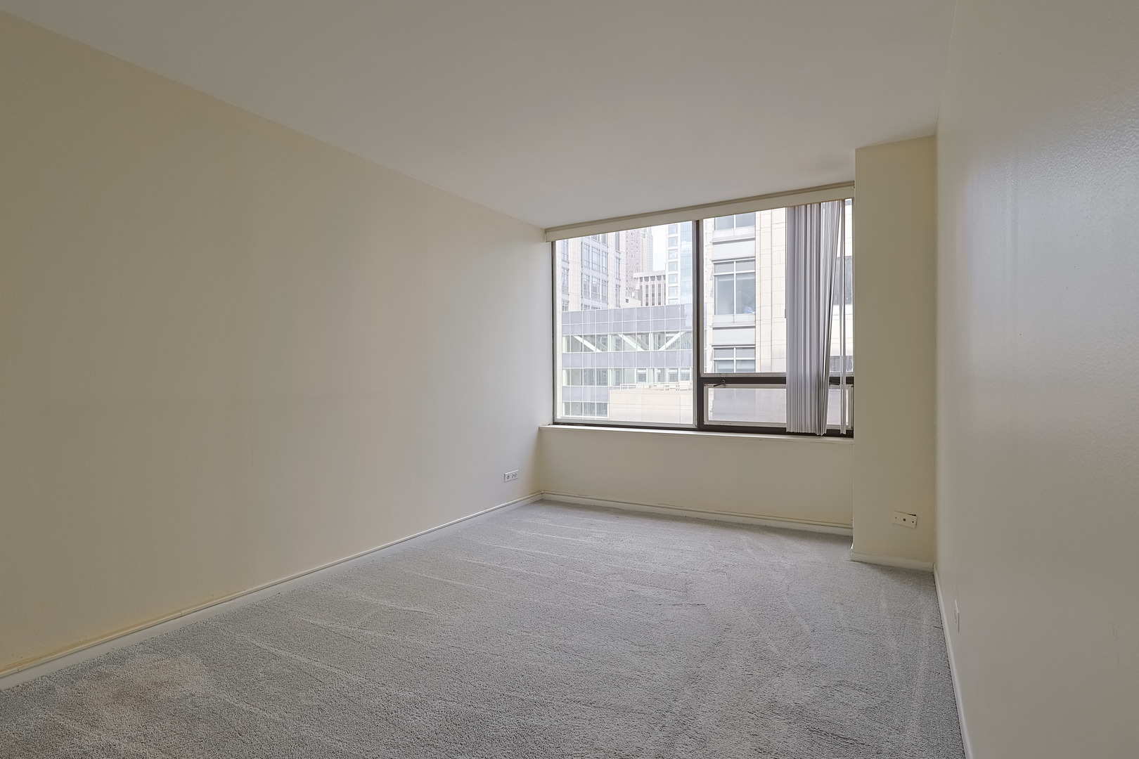 233 East Erie Street, Unit 1702 Chicago, IL 60611 - Photo 8 of 19