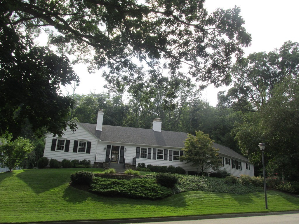 31 Aylesbury Road Worcester, MA 01609 - Photo 2 of 30