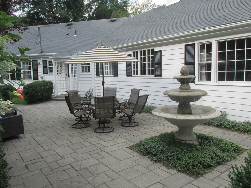 31 Aylesbury Road Worcester, MA 01609 - Photo 5 of 30