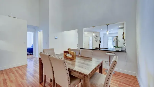 $589,900 | 6660 Canary Palm Circle, Boca Raton, FL 33433