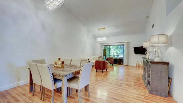 $589,900 | 6660 Canary Palm Circle, Boca Raton, FL 33433