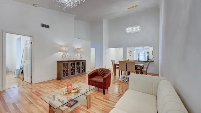 $589,900 | 6660 Canary Palm Circle, Boca Raton, FL 33433