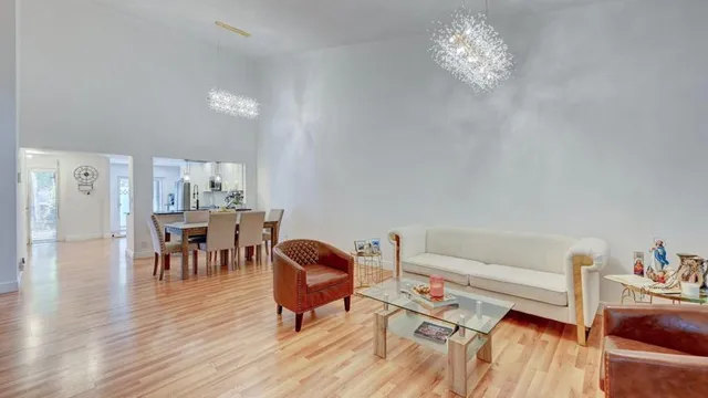 $589,900 | 6660 Canary Palm Circle, Boca Raton, FL 33433