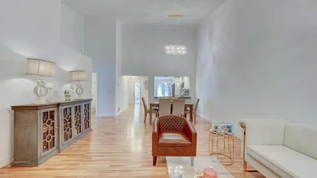 $589,900 | 6660 Canary Palm Circle, Boca Raton, FL 33433