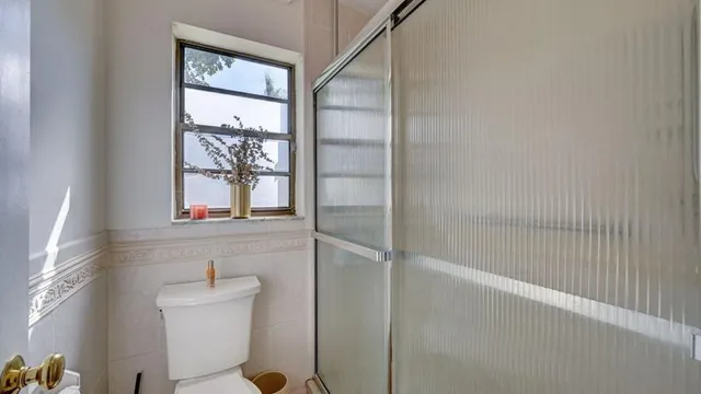 $589,900 | 6660 Canary Palm Circle, Boca Raton, FL 33433