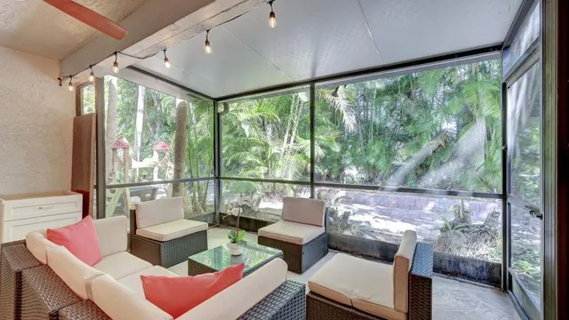 $589,900 | 6660 Canary Palm Circle, Boca Raton, FL 33433