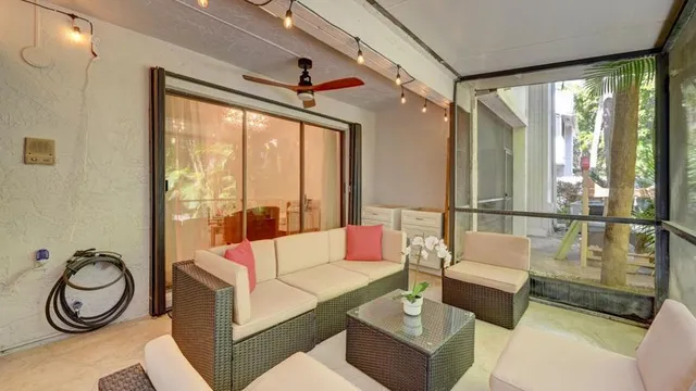 $589,900 | 6660 Canary Palm Circle, Boca Raton, FL 33433