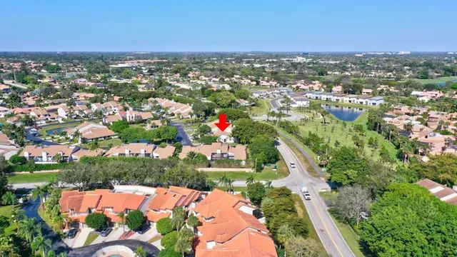 $589,900 | 6660 Canary Palm Circle, Boca Raton, FL 33433