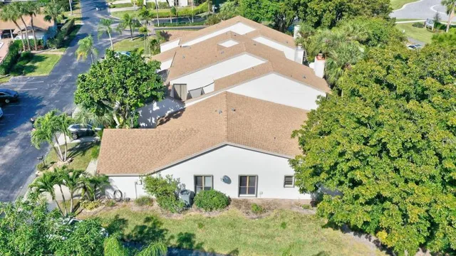 $589,900 | 6660 Canary Palm Circle, Boca Raton, FL 33433