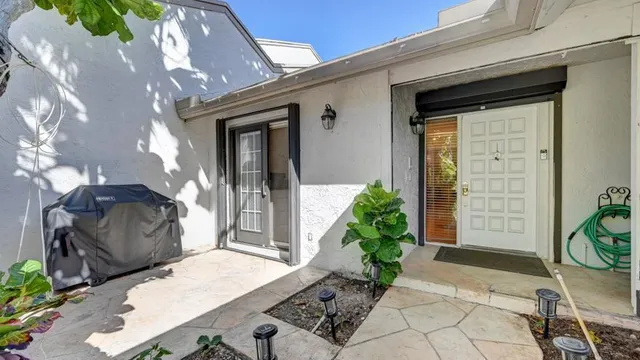 $589,900 | 6660 Canary Palm Circle, Boca Raton, FL 33433