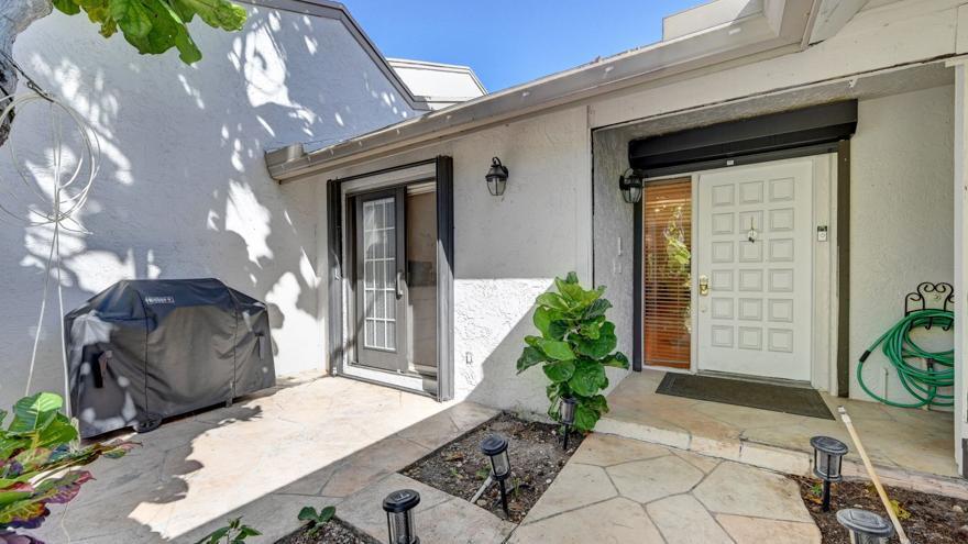 6660 Canary Palm Circle Boca Raton, FL 33433 - Photo 7 of 54 18351443_1_880_495