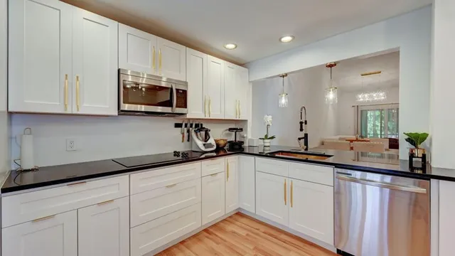 $589,900 | 6660 Canary Palm Circle, Boca Raton, FL 33433