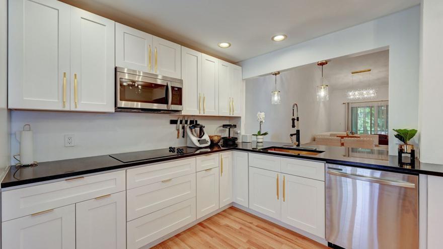 6660 Canary Palm Circle Boca Raton, FL 33433 - Photo 9 of 54 18351473_1_880_495