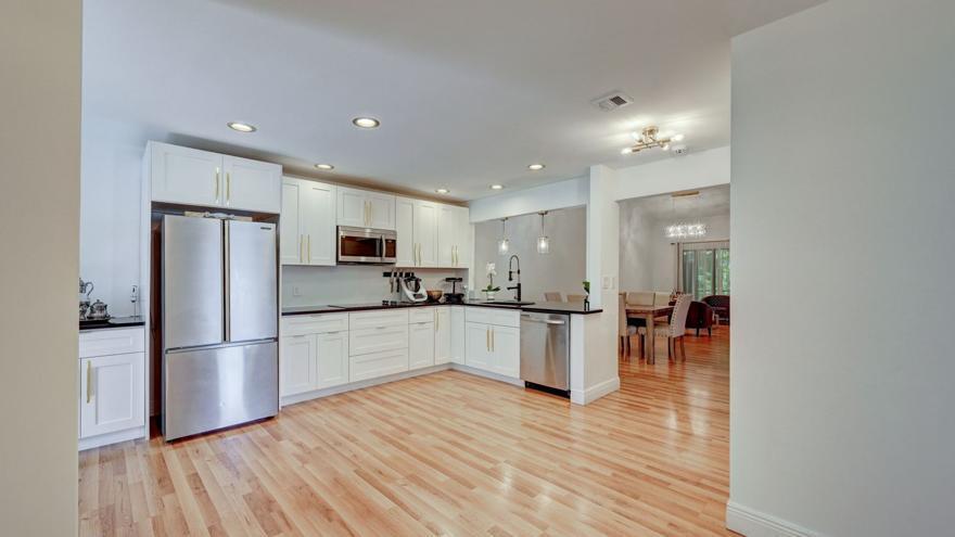 6660 Canary Palm Circle Boca Raton, FL 33433 - Photo 10 of 54 18351463_1_880_495