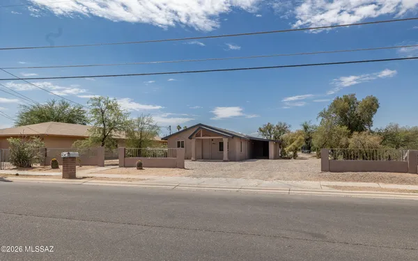 $450,000 | 623 West Thurber Road, Tucson, AZ 85705