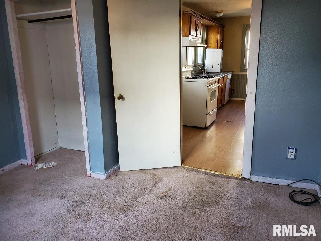 827 East Maple Street Canton, IL 61520 - Photo 25 of 33 Gallery Image 25
