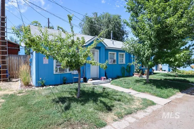 $1,250,000 | 124 Northwest 4th Avenue, Ontario, OR 97914