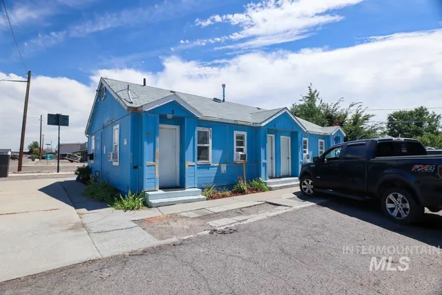 $1,250,000 | 124 Northwest 4th Avenue, Ontario, OR 97914