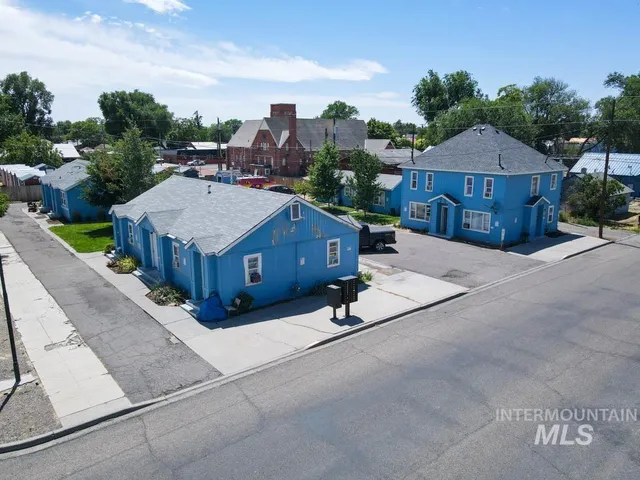 $1,250,000 | 124 Northwest 4th Avenue, Ontario, OR 97914