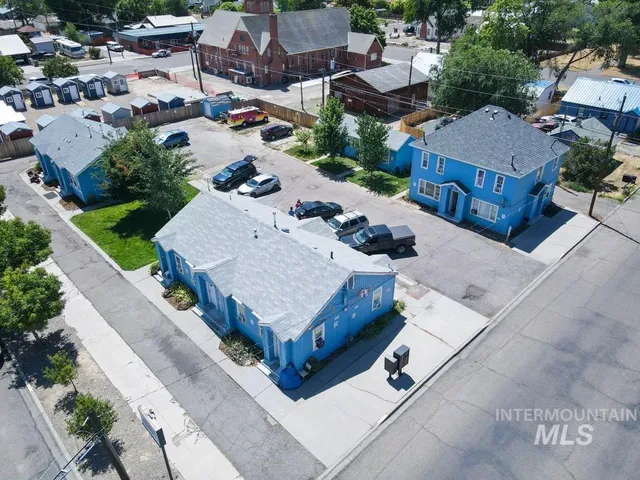 $1,250,000 | 124 Northwest 4th Avenue, Ontario, OR 97914