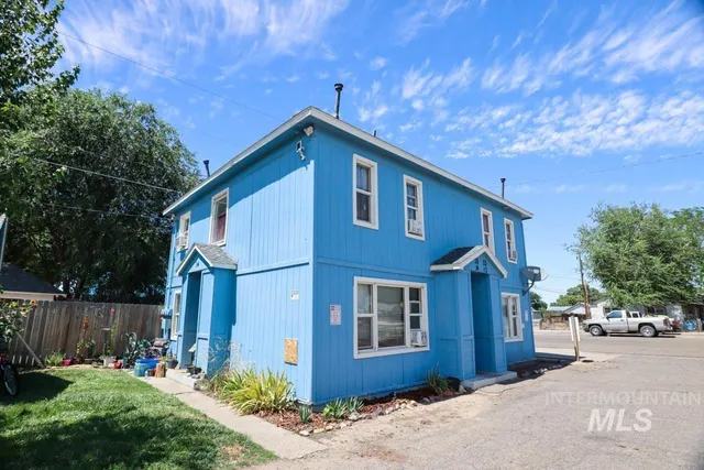 $1,250,000 | 124 Northwest 4th Avenue, Ontario, OR 97914