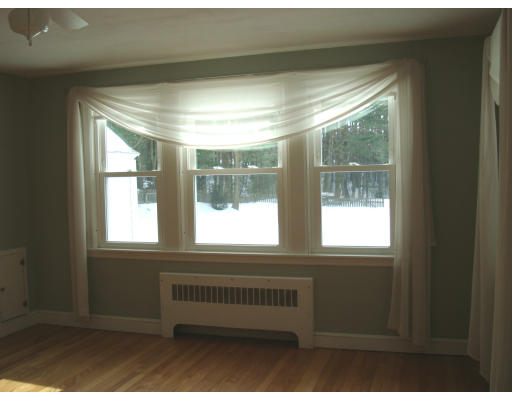 43 Acrebrook Road Springfield, MA 01129 - Photo 3 of 9