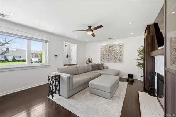 $649,500 | 11 Grand Central Avenue, Amityville, NY 11701