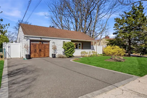 $649,500 | 11 Grand Central Avenue, Amityville, NY 11701