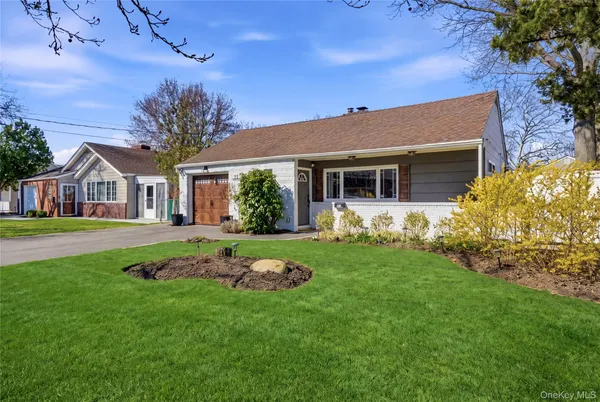 $649,500 | 11 Grand Central Avenue, Amityville, NY 11701